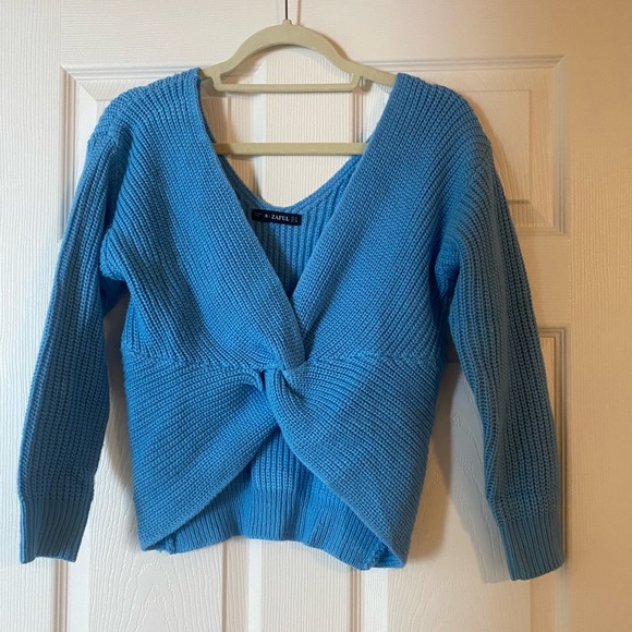 Zaful Women’s V Neck Twisted Back Sweater - Picture 3 of 7